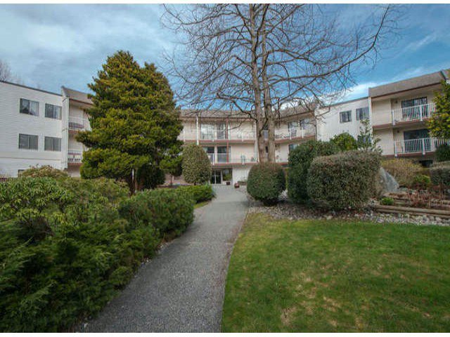 Main Photo: 318 12890 17 AV in Surrey: Home for sale : MLS®# F1408949