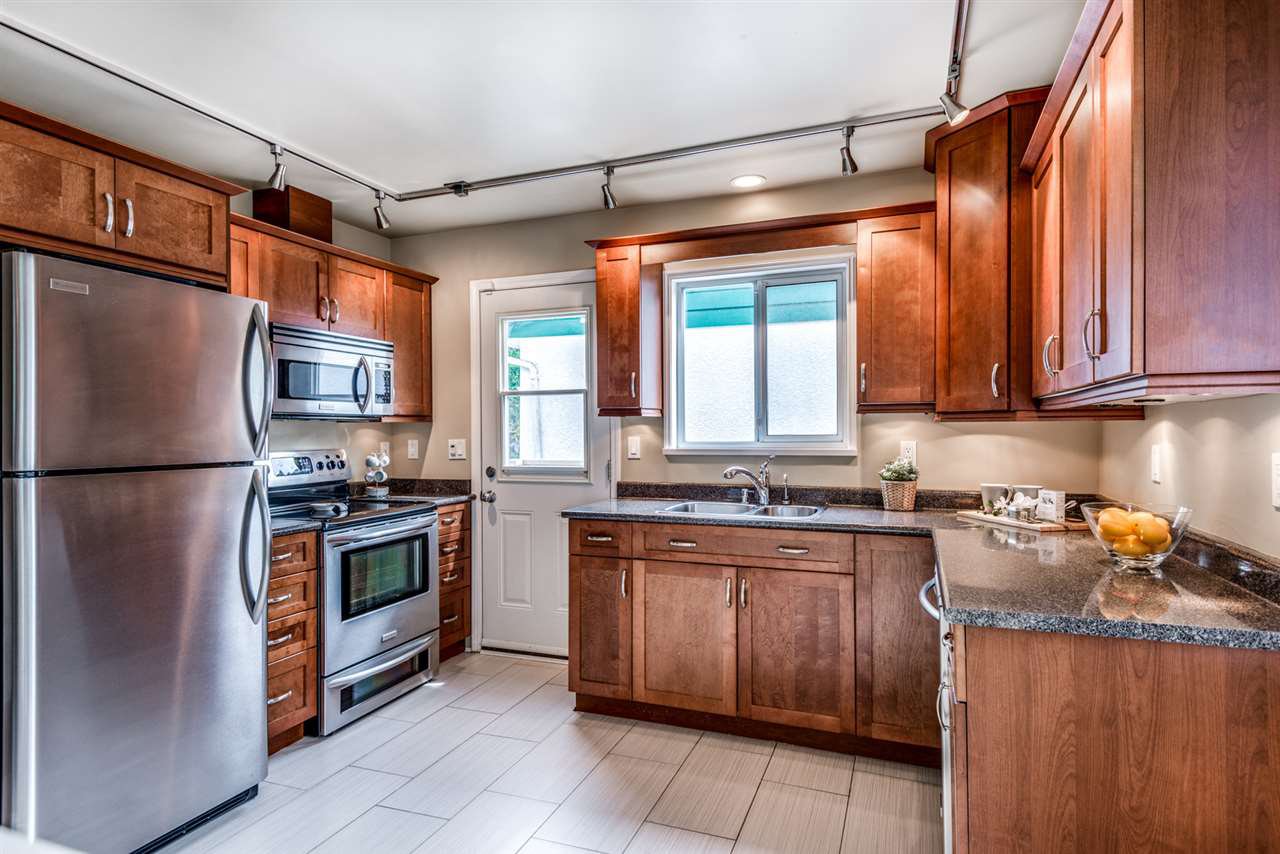 Main Photo: 3830 SOMERSET STREET in Port Coquitlam: Lincoln Park PQ House for sale : MLS®# R2382067