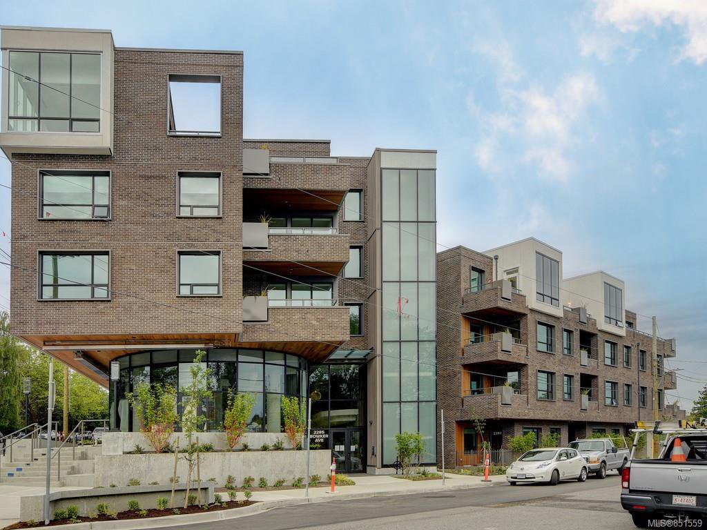 Main Photo: 410 2285 Bowker Ave in : OB North Oak Bay Condo for sale (Oak Bay) : MLS®# 851559
