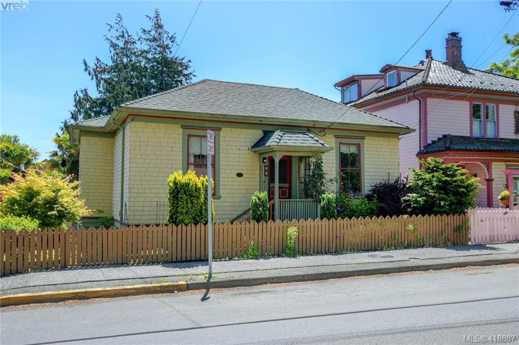 Main Photo: 65 Oswego St in VICTORIA: Vi James Bay House for sale (Victoria) : MLS®# 829037
