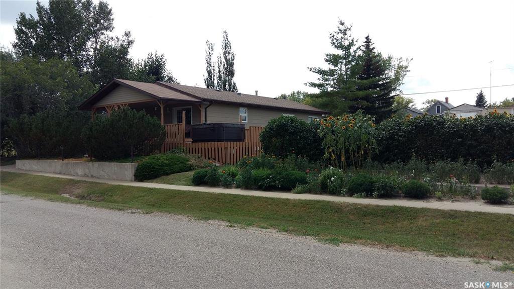 Main Photo: 28 2nd Street in Tompkins: Residential for sale : MLS®# SK782833