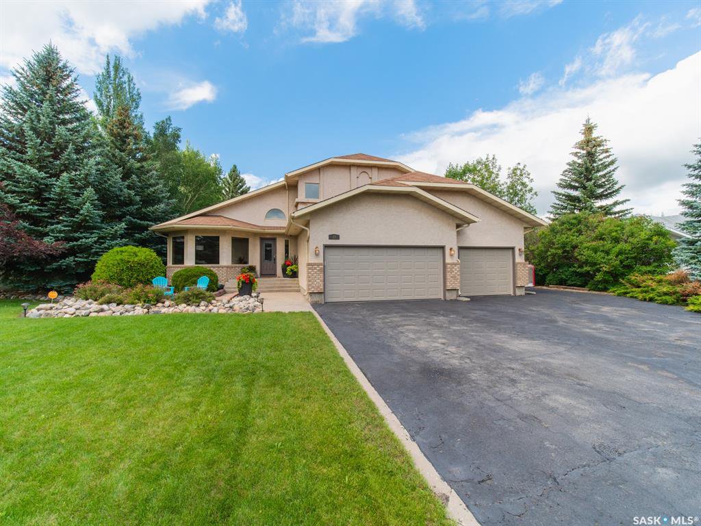 Main Photo: 31 Park Crescent in Emerald Park: Residential for sale : MLS®# SK785055