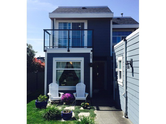 Main Photo: 927 KEIL ST: White Rock House for sale (South Surrey White Rock) : MLS®# F1436491