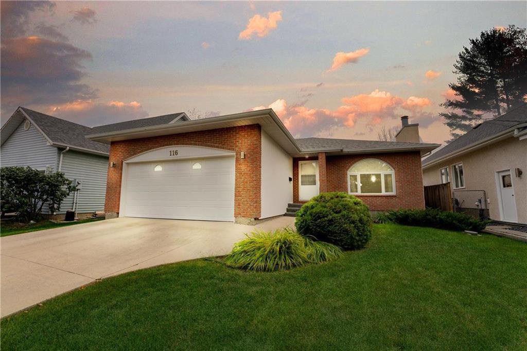 Main Photo: 116 Shillingstone Road in Winnipeg: Whyte Ridge Residential for sale (1P) : MLS®# 202000935