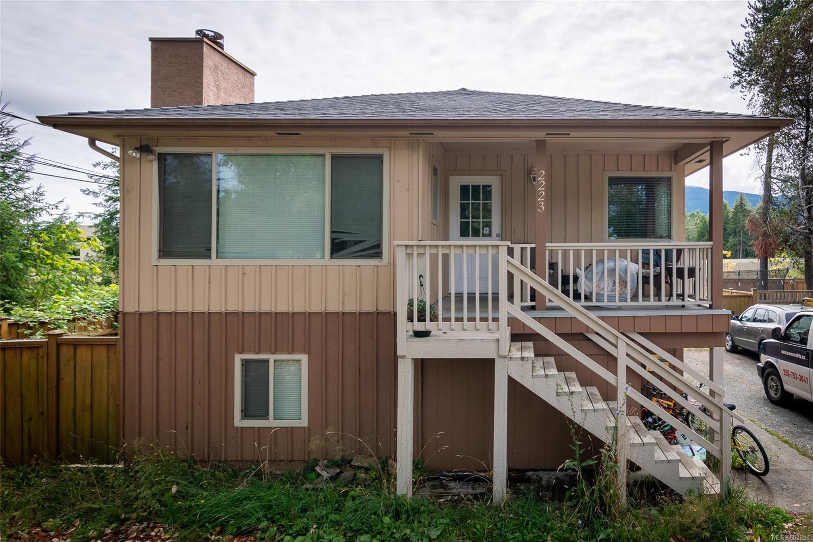 Main Photo: 2223 Rosstown Rd in : Na Diver Lake House for sale (Nanaimo) : MLS®# 860258