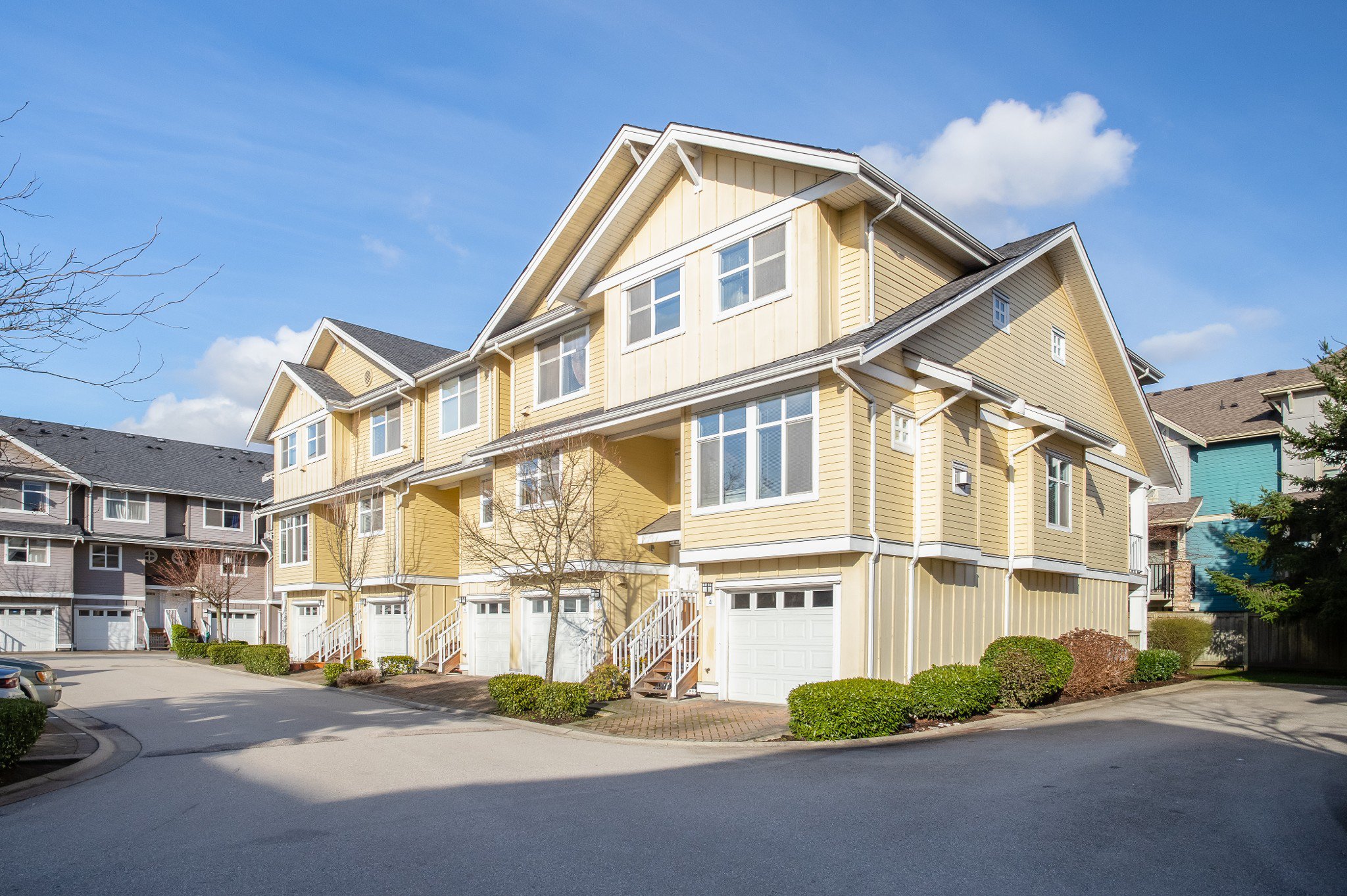 3 BEDS 2.5 BATHS TOWNHOUSE OPEN HOUSE: FEB 22 2-4PM