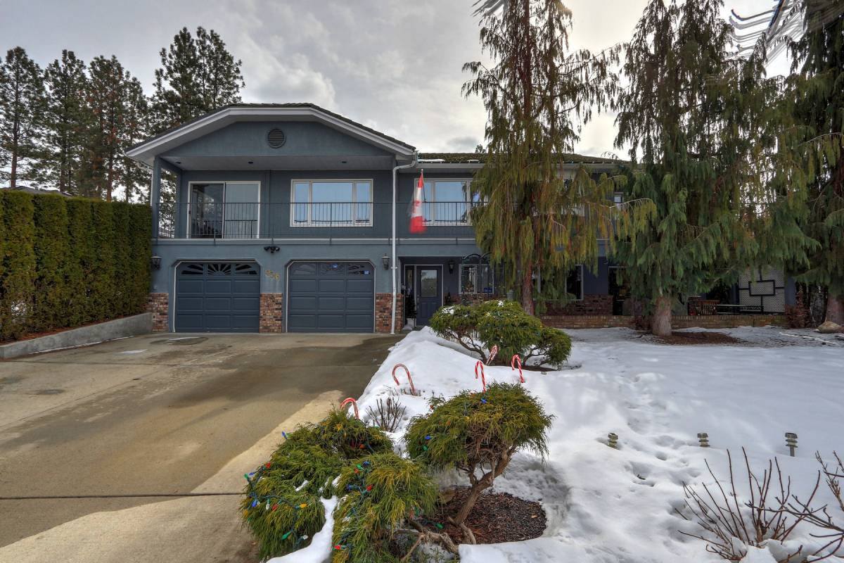 Main Photo: 436 Curlew Drive, Kelowna, BC, V1W 4L2: Kelowna House for sale (BCNREB) : MLS®# 10130349