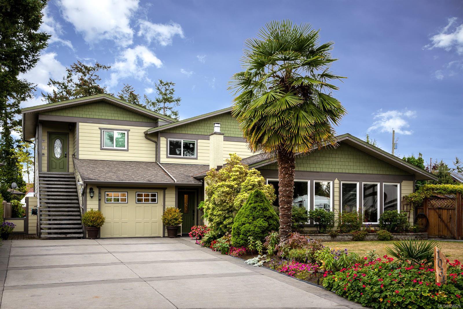 Main Photo: 10345 Arbay Close in : Si Sidney North-East House for sale (Sidney) : MLS®# 856676