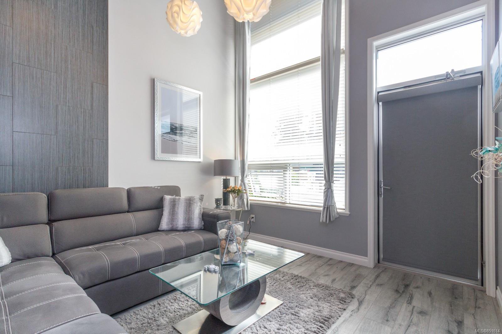 Main Photo: 105 866 Goldstream Ave in : La Langford Proper Row/Townhouse for sale (Langford) : MLS®# 851614