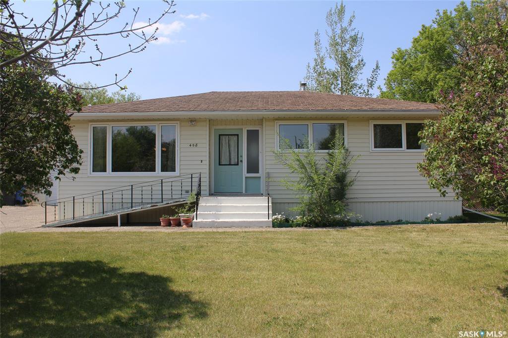 Main Photo: 408 Walter Street in Stoughton: Residential for sale : MLS®# SK810461