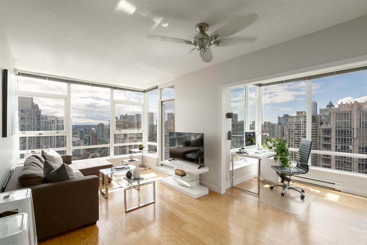 Main Photo: 3210 928 BEATTY STREET in Vancouver: Yaletown Condo for sale (Vancouver West) : MLS®# R2463696