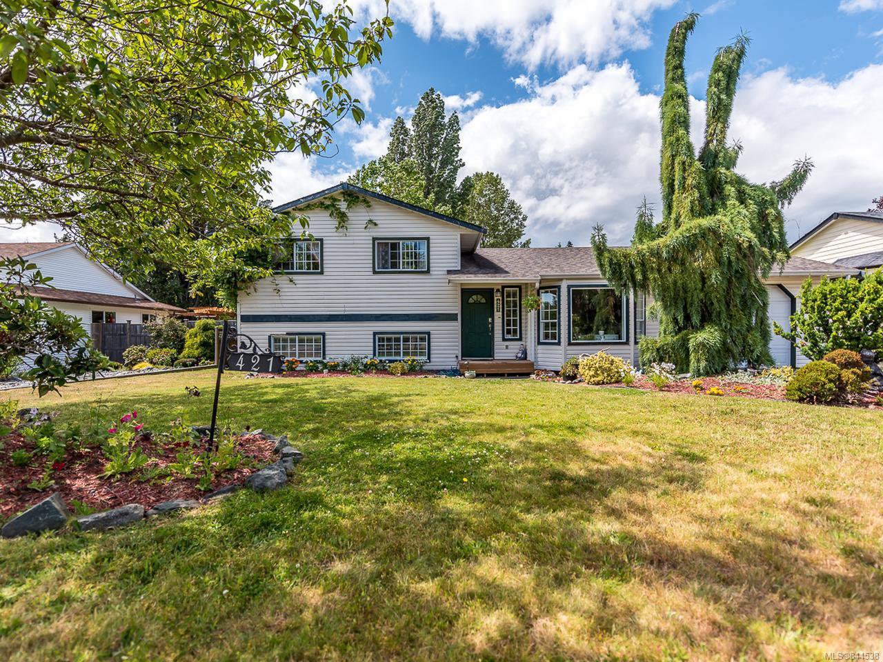 Main Photo: 421 Quarry Rd in COMOX: CV Comox (Town of) House for sale (Comox Valley) : MLS®# 844538