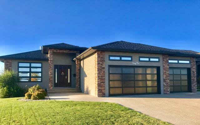 Main Photo: 25 Southview Drive in Brandon: Brookwood Residential for sale (B08) : MLS®# 1921442