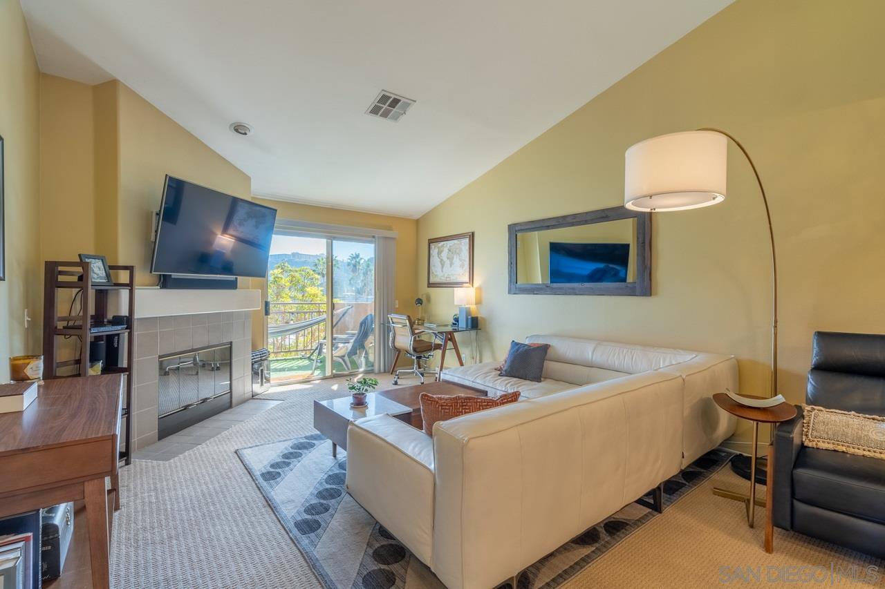 Main Photo: MISSION VALLEY Condo for sale : 2 bedrooms : 510 Camino de la Reina #304 in San Diego