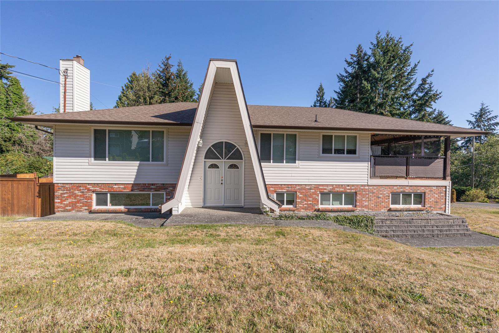 Main Photo: 7452 Thicke Rd in : Na Lower Lantzville House for sale (Nanaimo) : MLS®# 859592
