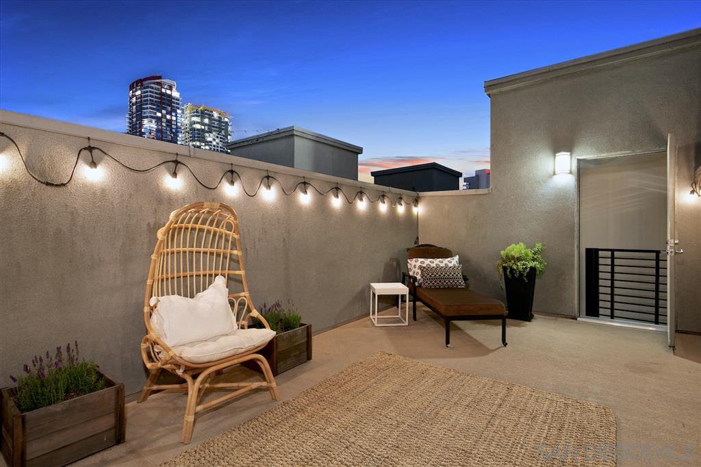 Main Photo: DOWNTOWN Condo for sale : 2 bedrooms : 550 Park Blvd #2607 in San Diego
