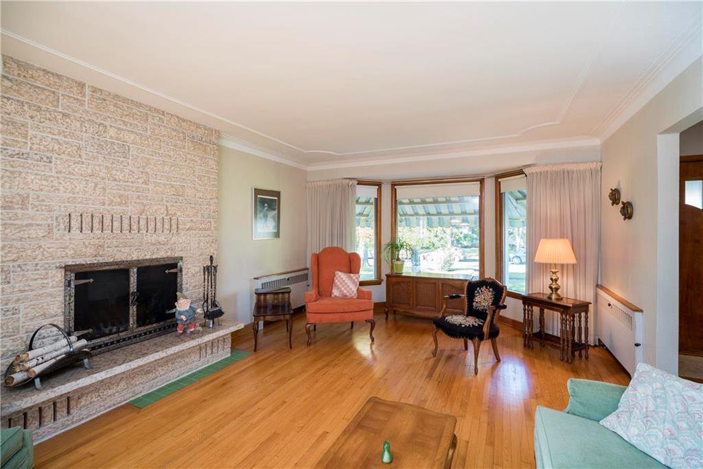 219 Sharp Boulevard In Winnipeg St James Residential For Sale 5e