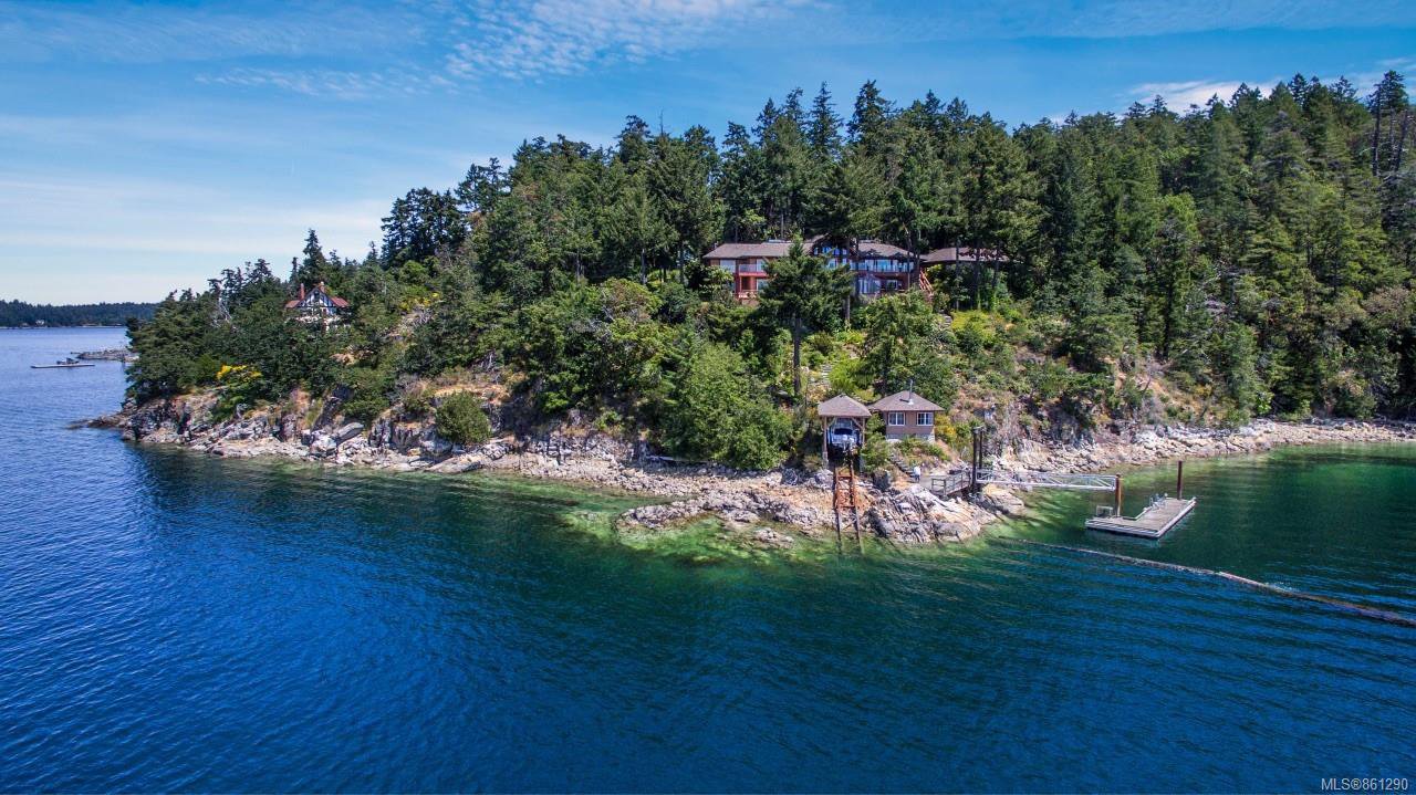 Main Photo: 8244 West Saanich Rd in : CS Inlet House for sale (Central Saanich) : MLS®# 861290
