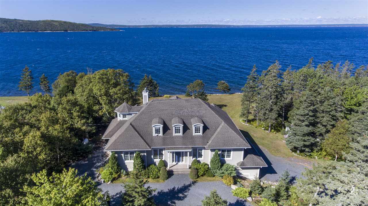 Main Photo: 1 Seaside Drive in Hackett's Cove: 40-Timberlea, Prospect, St. Margaret`S Bay Residential for sale (Halifax-Dartmouth) : MLS®# 202019742