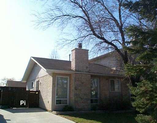 Main Photo: 64 MELONLEA Cove in Winnipeg: North Kildonan Single Family Attached for sale (North East Winnipeg) : MLS®# 2605785