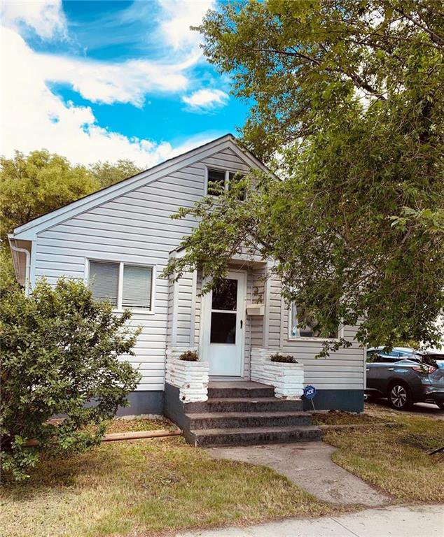 Main Photo: 353 Regent Avenue in Winnipeg: West Transcona Residential for sale (3L) : MLS®# 202017371