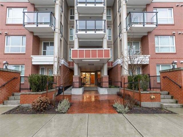 Main Photo: 401 10688 140 Street in Surrey: Condo : MLS®# R2427546