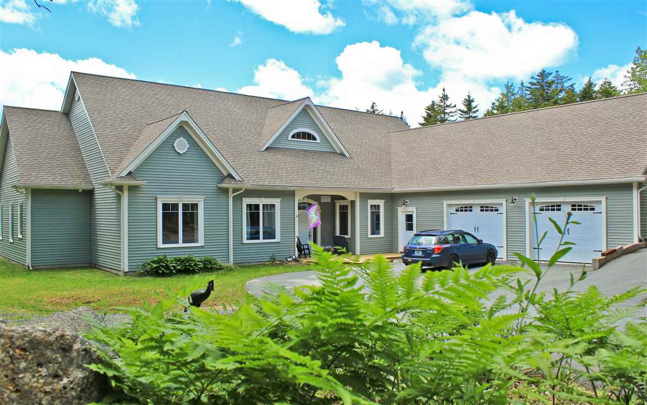Main Photo: 42 Morningsong Lane in Stillwater Lake: 21-Kingswood, Haliburton Hills, Hammonds Pl. Residential for sale (Halifax-Dartmouth) : MLS®# 202016495
