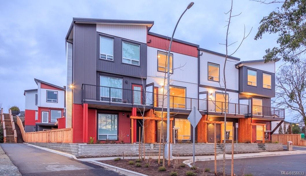 Main Photo: 104 1726 Kerrisdale Rd in : Na Central Nanaimo Row/Townhouse for sale (Nanaimo) : MLS®# 856633