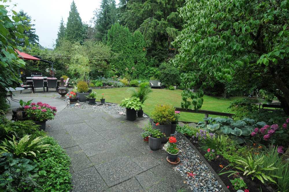 Main Photo: 2208 GREYLYNN CRESCENT in North Vancouver: Westlynn House for sale : MLS®# R2396694
