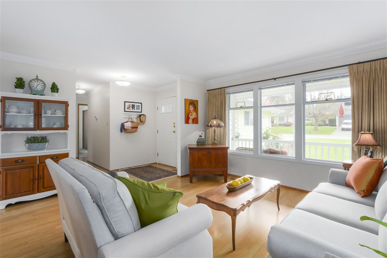 Main Photo: 21903 ISAAC CRESCENT in Maple Ridge: West Central House for sale : MLS®# R2364235