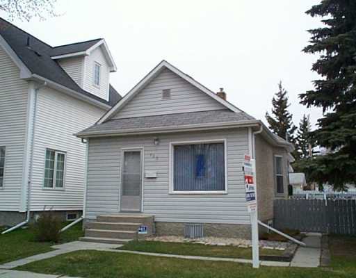 Main Photo: 785 GOVERNMENT Avenue in Winnipeg: East Kildonan Single Family Detached for sale (North East Winnipeg) : MLS®# 2505453