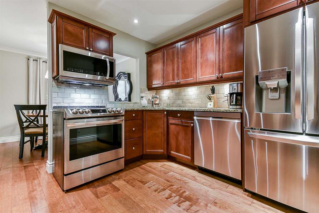 Main Photo: 6 4860 207 in Langley: Langley City Townhouse for sale : MLS®# R2500771