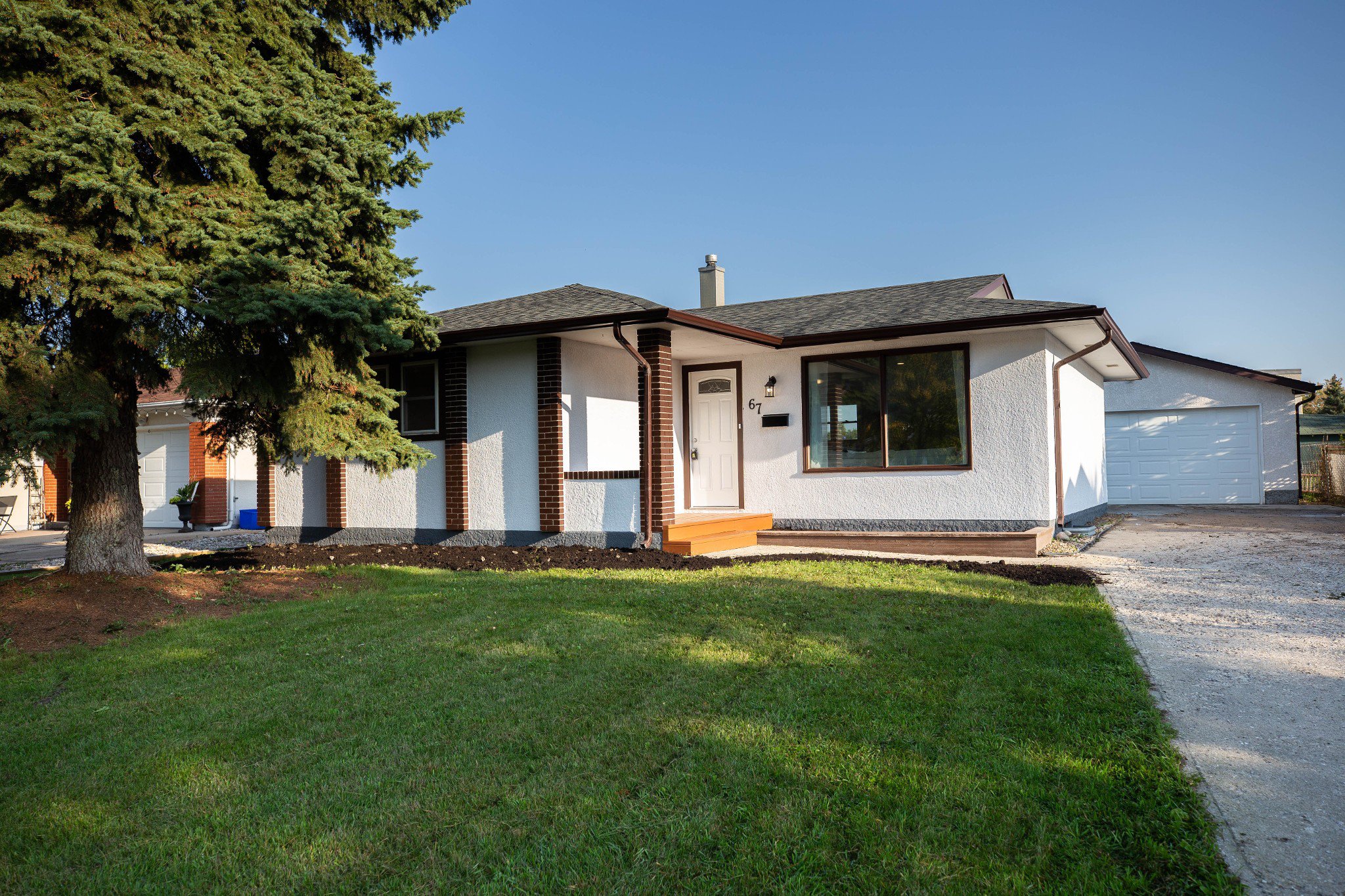 Main Photo: 67 Gleneagles Road in Winnipeg: Southdale House for sale (2H) : MLS®# 1926612