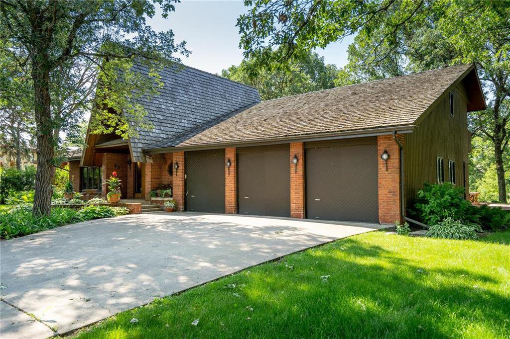 Main Photo: 28 Algonquin Avenue in Winnipeg: North Kildonan Residential for sale (3G) : MLS®# 202029837