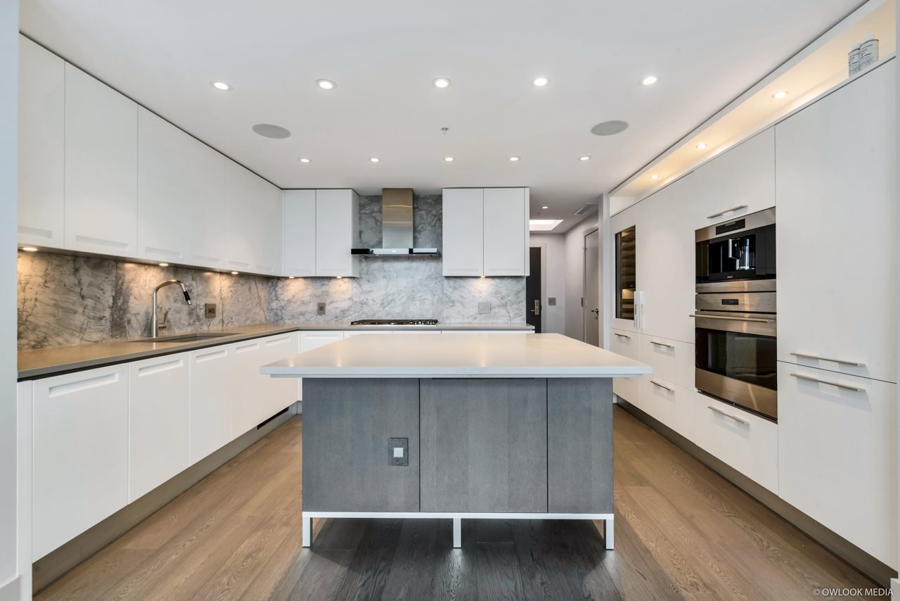 Main Photo: 201 6333 WEST BOULEVARD in Vancouver: Kerrisdale Condo for sale (Vancouver West) : MLS®# R2495773