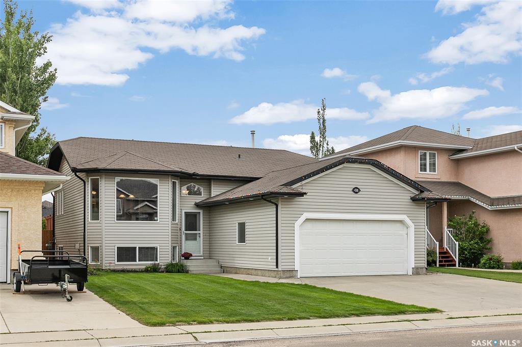 Main Photo: 430 Greaves Crescent in Saskatoon: Willowgrove Residential for sale : MLS®# SK814526
