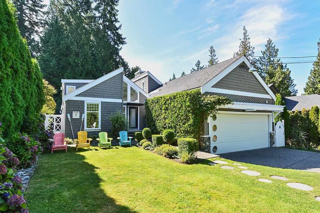 Main Photo: 12716 20 AVENUE in Surrey: Crescent Bch Ocean Pk. House for sale (South Surrey White Rock) : MLS®# R2403284
