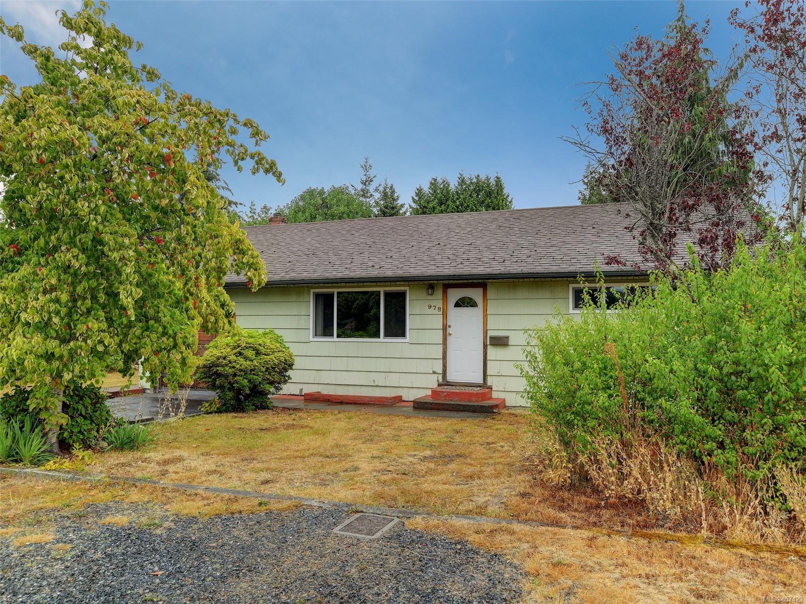 Main Photo: 978 Bray Ave in : La Langford Proper House for sale (Langford) : MLS®# 857429