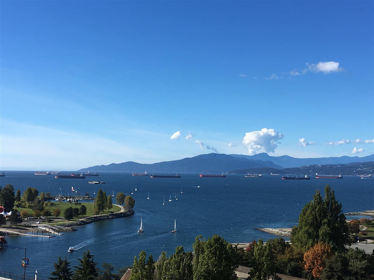 Main Photo: 1801 907 BEACH AVENUE in Vancouver: Yaletown Condo for sale (Vancouver West) : MLS®# R2363755