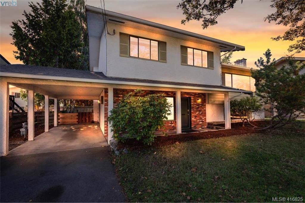 Main Photo: 1717 Kenmore Road in VICTORIA: SE Gordon Head Single Family Detached for sale (Saanich East) : MLS®# 416825