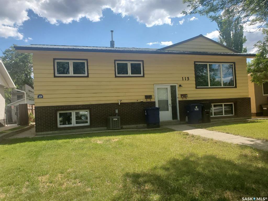 Main Photo: 113 A&B 112th Street West in Saskatoon: Sutherland Residential for sale : MLS®# SK810792