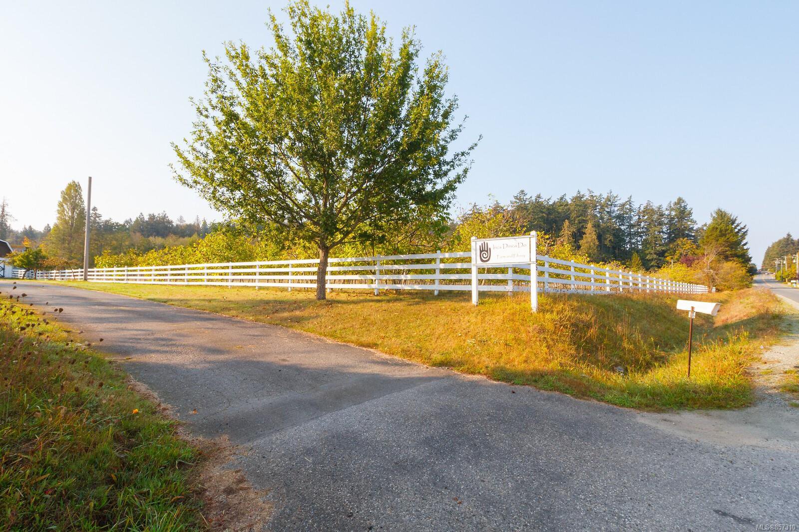 Main Photo: 1765 McTavish Rd in : NS Airport House for sale (North Saanich) : MLS®# 857310
