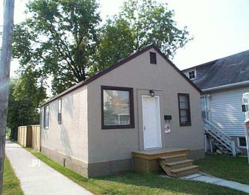 Main Photo: 155 MCPHAIL Street in Winnipeg: East Kildonan Single Family Detached for sale (North East Winnipeg) : MLS®# 2610827