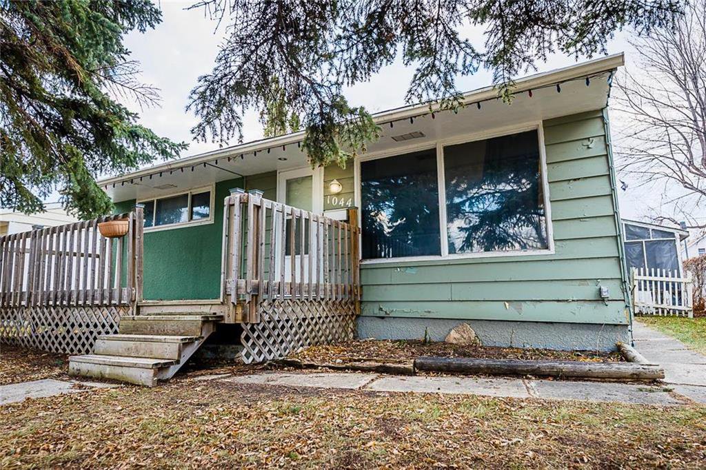 Main Photo: 1044 Howard Avenue in Winnipeg: West Fort Garry Residential for sale (1Jw) : MLS®# 1931143