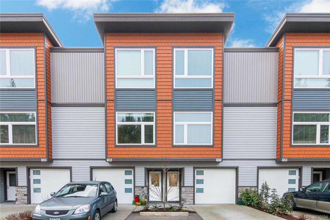 Main Photo: 127 933 Wild Ridge Way in Langford: La Happy Valley Row/Townhouse for sale : MLS®# 836594