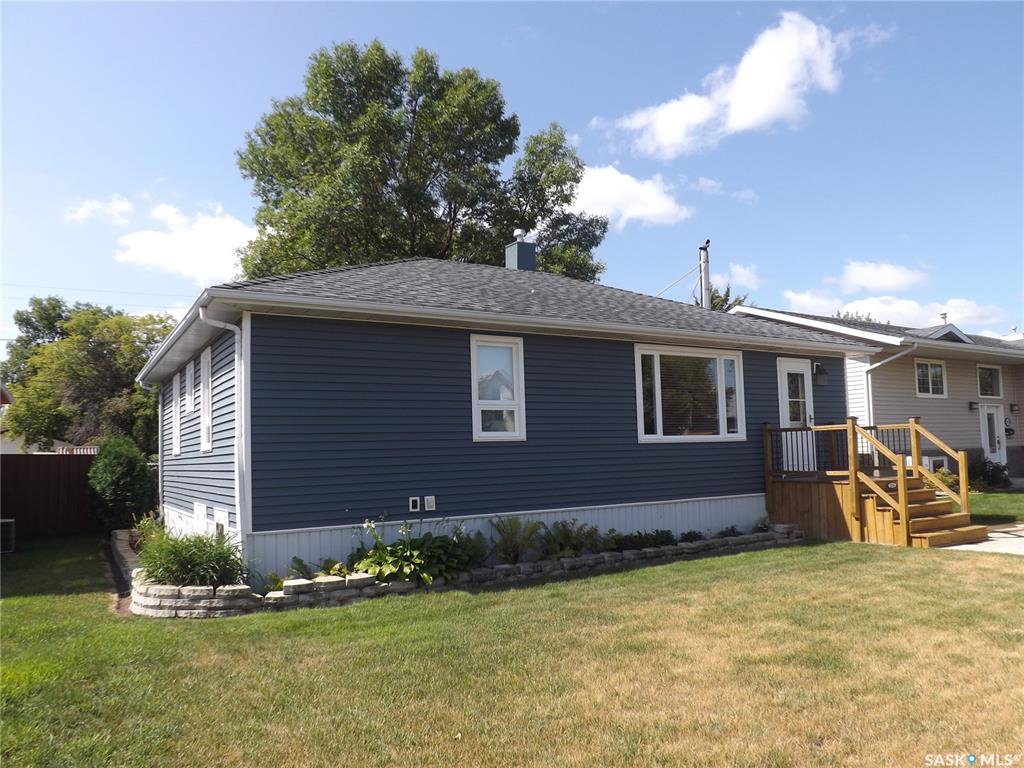 Main Photo: 314 3rd Street in Estevan: Eastend Residential for sale : MLS®# SK821993
