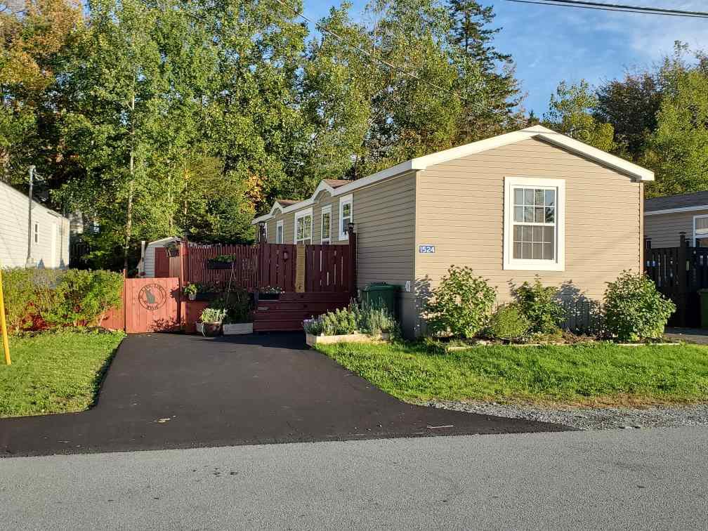 Main Photo: 1524 Woodbine Drive in Beaver Bank: 26-Beaverbank, Upper Sackville Residential for sale (Halifax-Dartmouth) : MLS®# 202020723