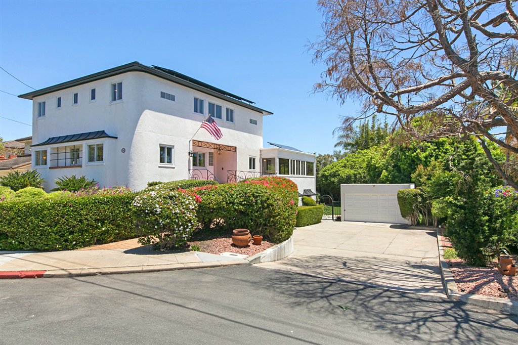 Main Photo: POINT LOMA House for sale : 5 bedrooms : 2355 Willow St in San Diego
