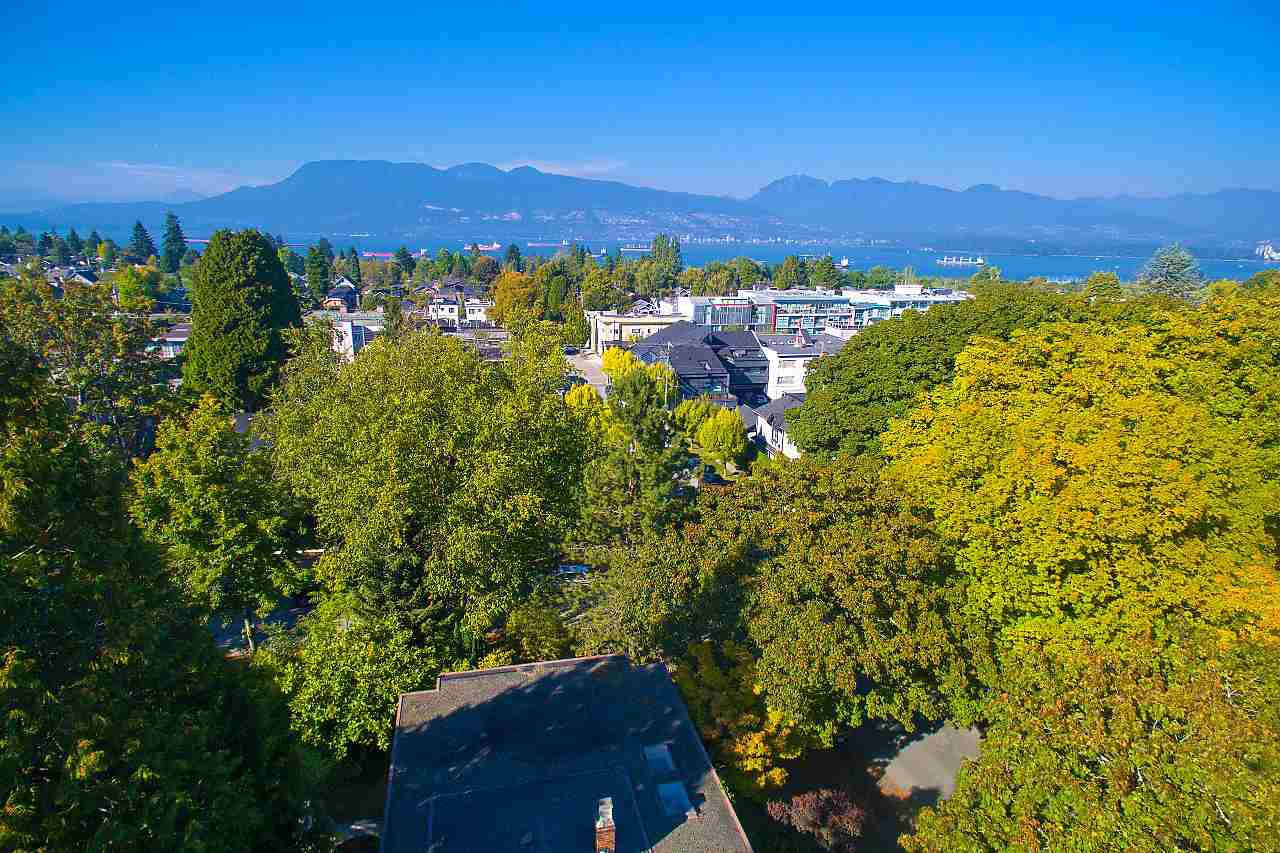 Main Photo: 4406 W 11th Avenue in Vancouver: Point Grey House for sale (Vancouver West) : MLS®# R2330680