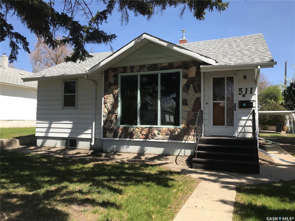 Main Photo: 511 4th Avenue Northwest in Swift Current: North West Residential for sale : MLS®# SK790044